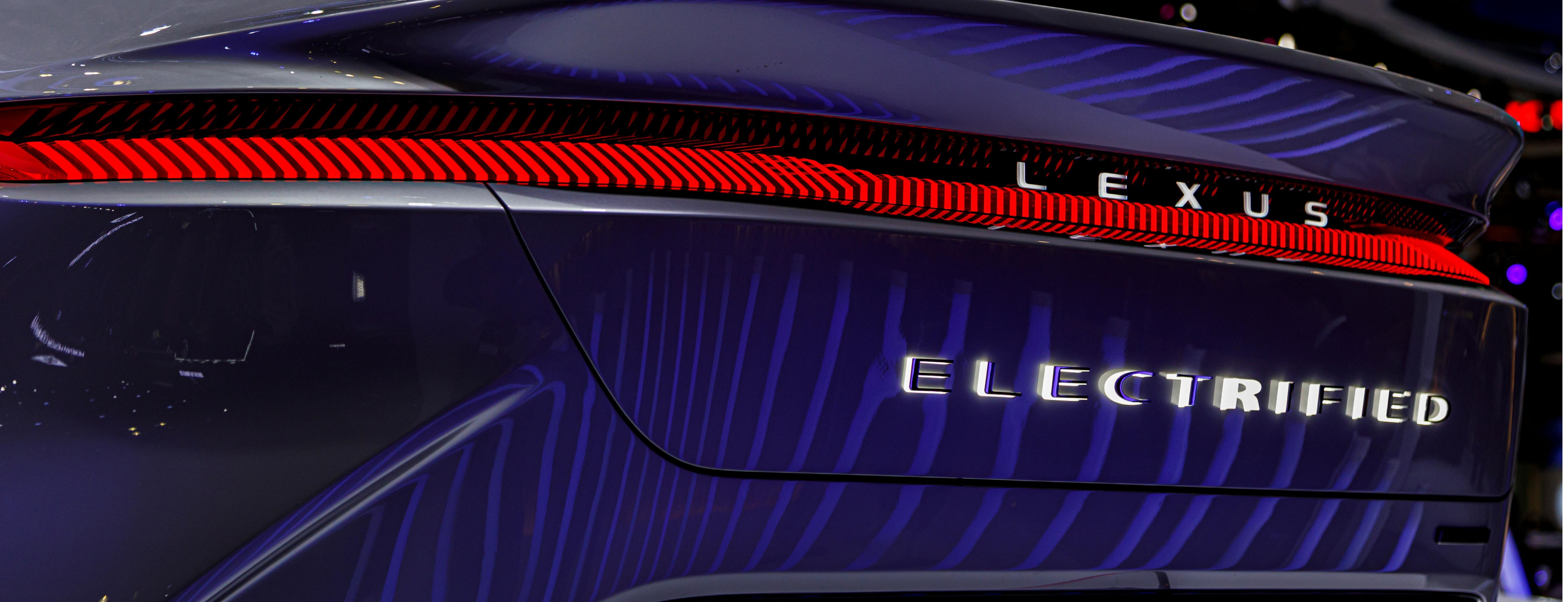 Híbridos e Elétricos